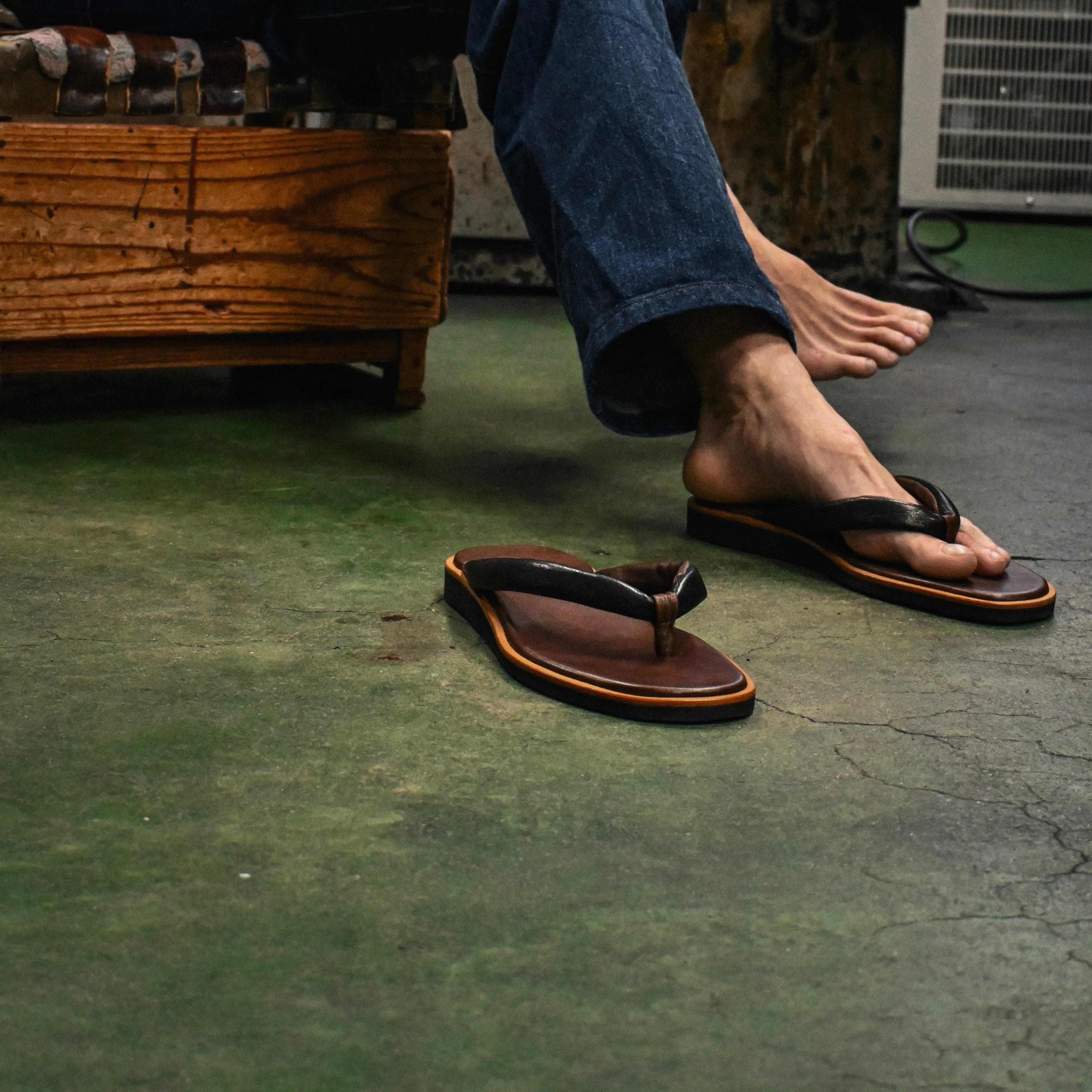 TUKKAKE Black/Dark Brown